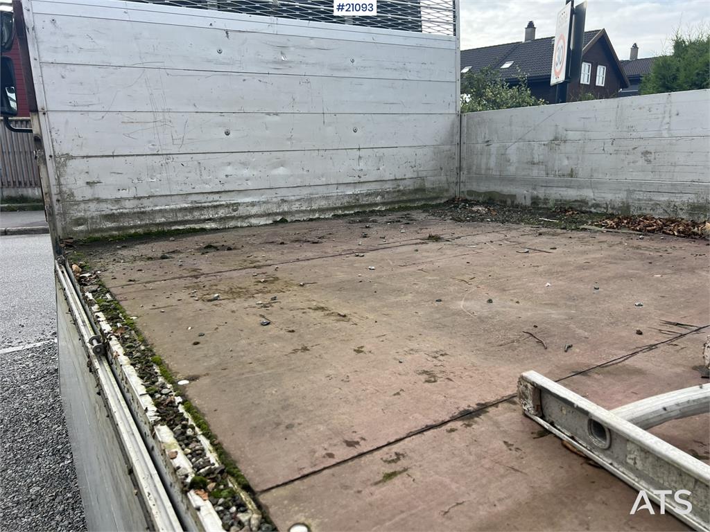 Renault midlium Flatbed 4x2 repair object