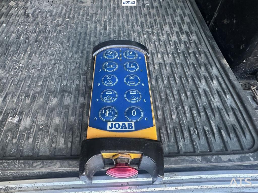 Scania G480 8x4 hook truck w/ 24 t/m hook and two sets of
