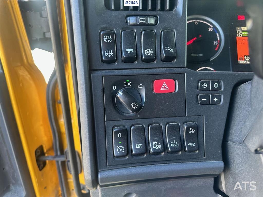 Scania G480 8x4 hook truck w/ 24 t/m hook and two sets of