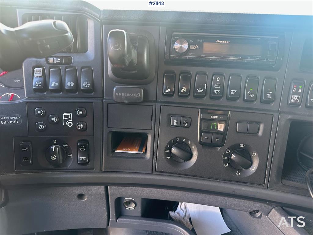 Scania G480 8x4 hook truck w/ 24 t/m hook and two sets of