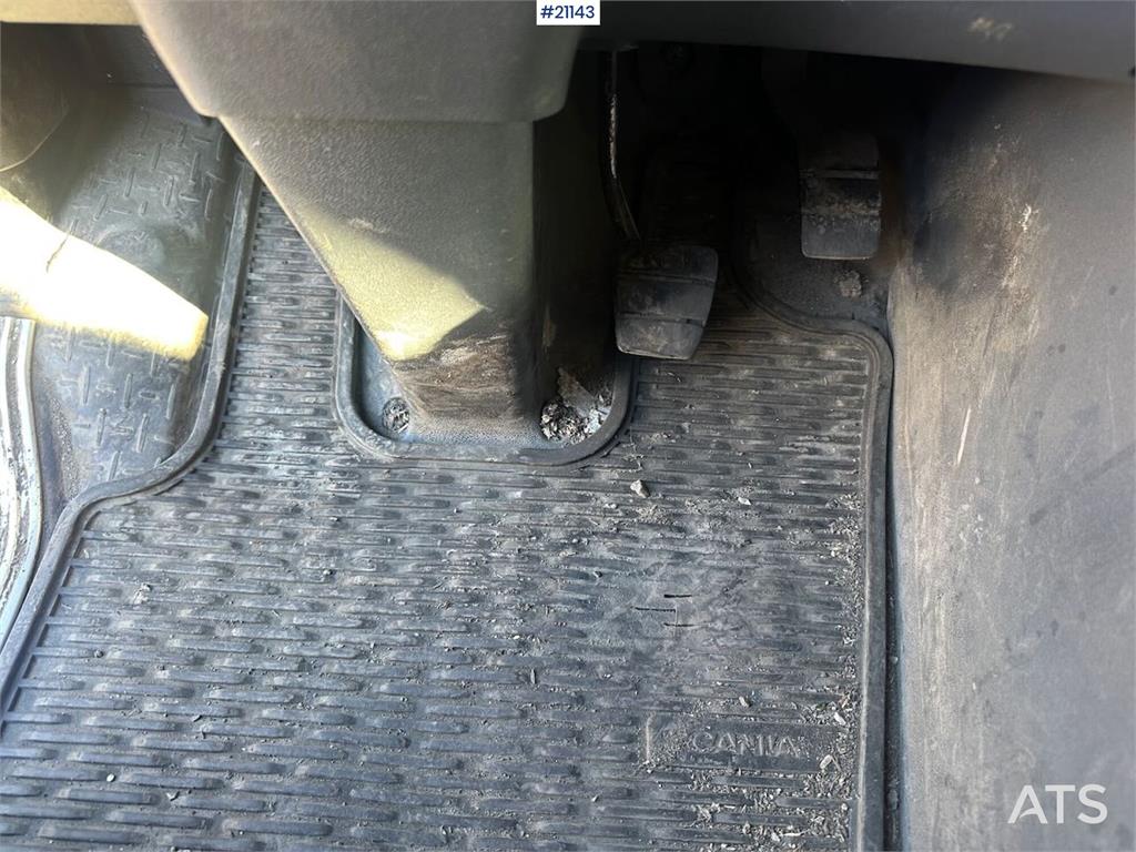 Scania G480 8x4 hook truck w/ 24 t/m hook and two sets of