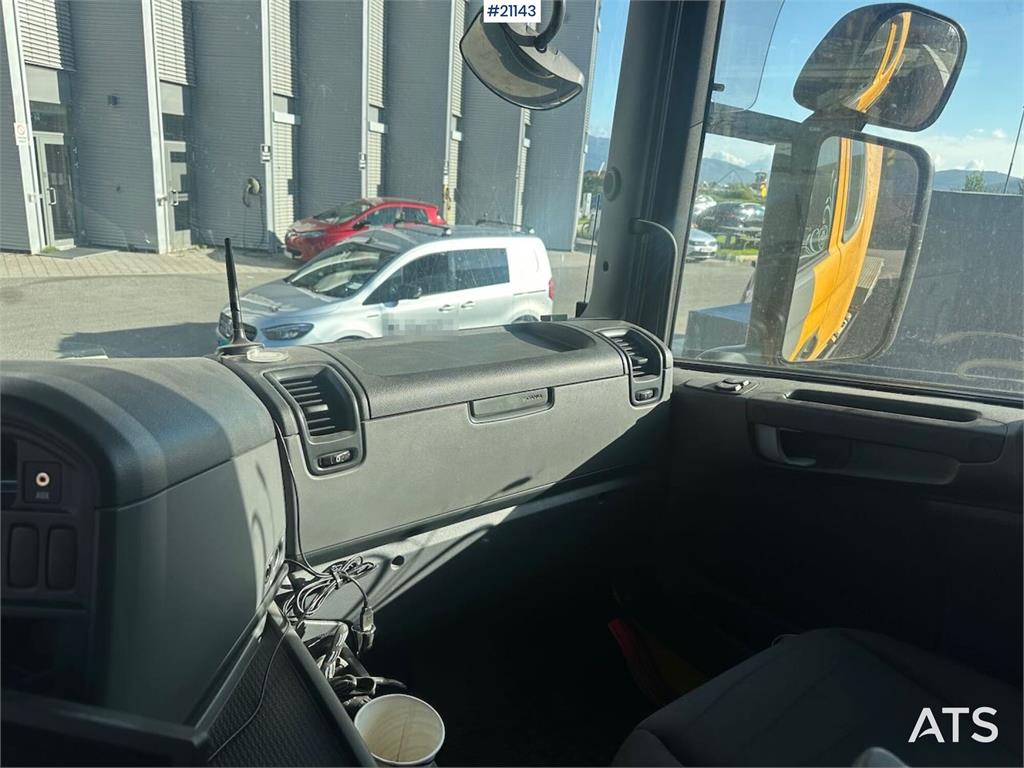 Scania G480 8x4 hook truck w/ 24 t/m hook and two sets of