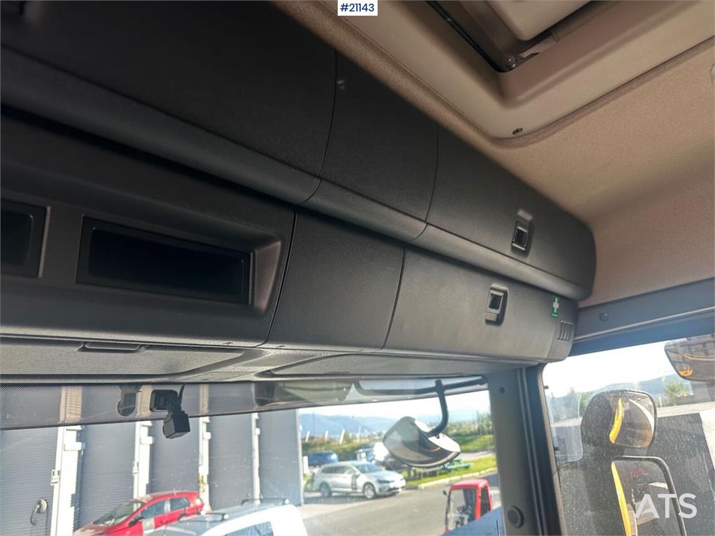 Scania G480 8x4 hook truck w/ 24 t/m hook and two sets of