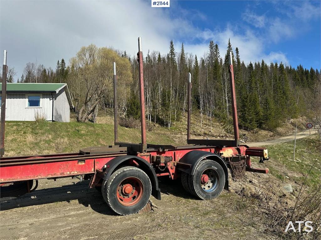 Volvo FH 16 6x4 timber truck w/ 1983 Briab grain trailer