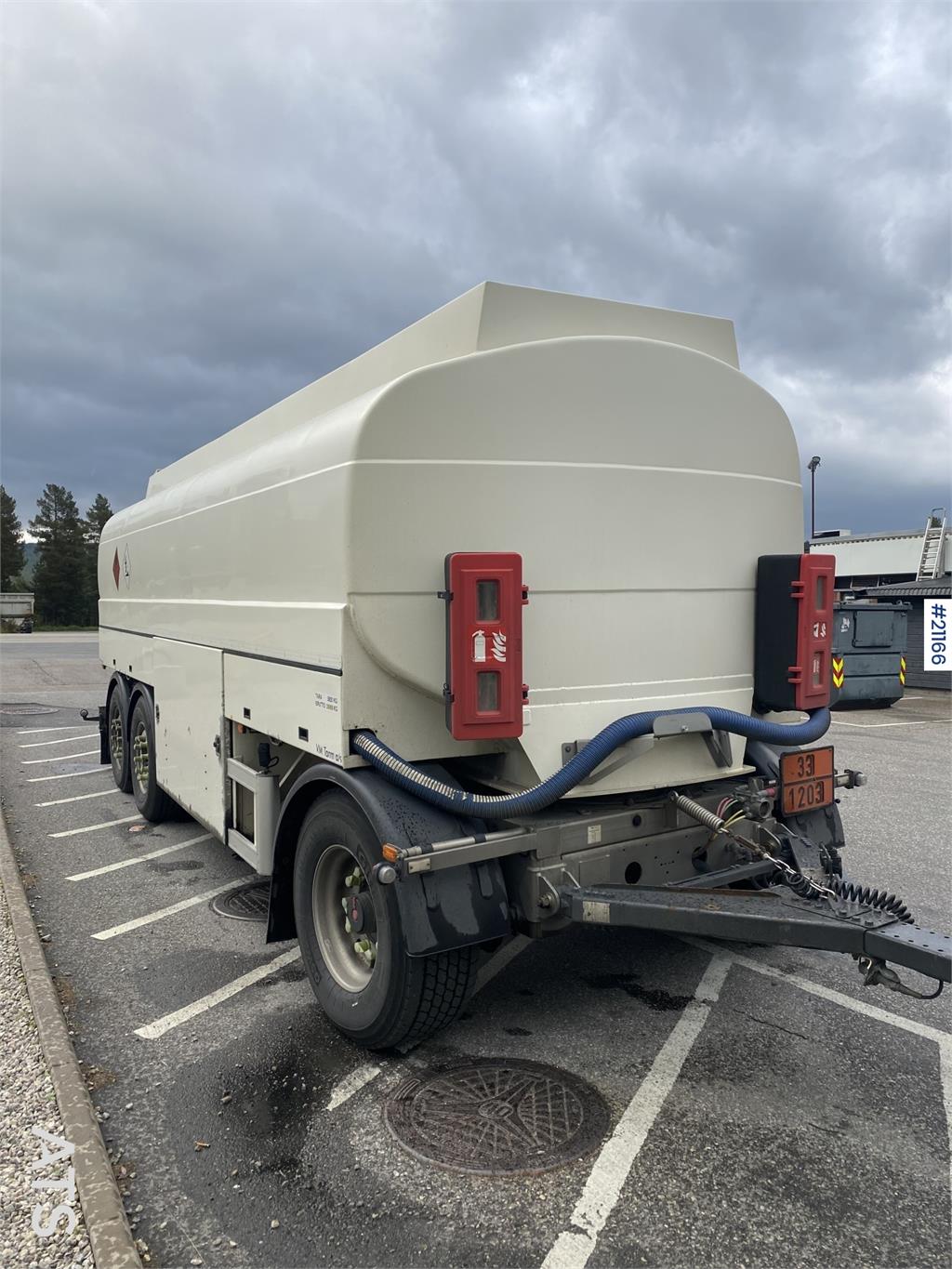 Mercedes-Benz Actros 2553 Tank truck w/ vm tarm trailer.