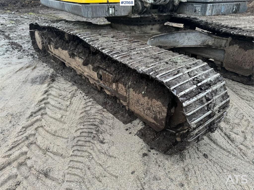 Volvo EC180DL Tracked excavator w/ tilt and 2 buckets.