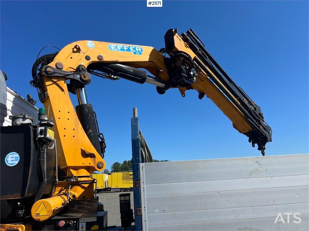 Volvo FM480 crane truck w/37 t/m Effer crane