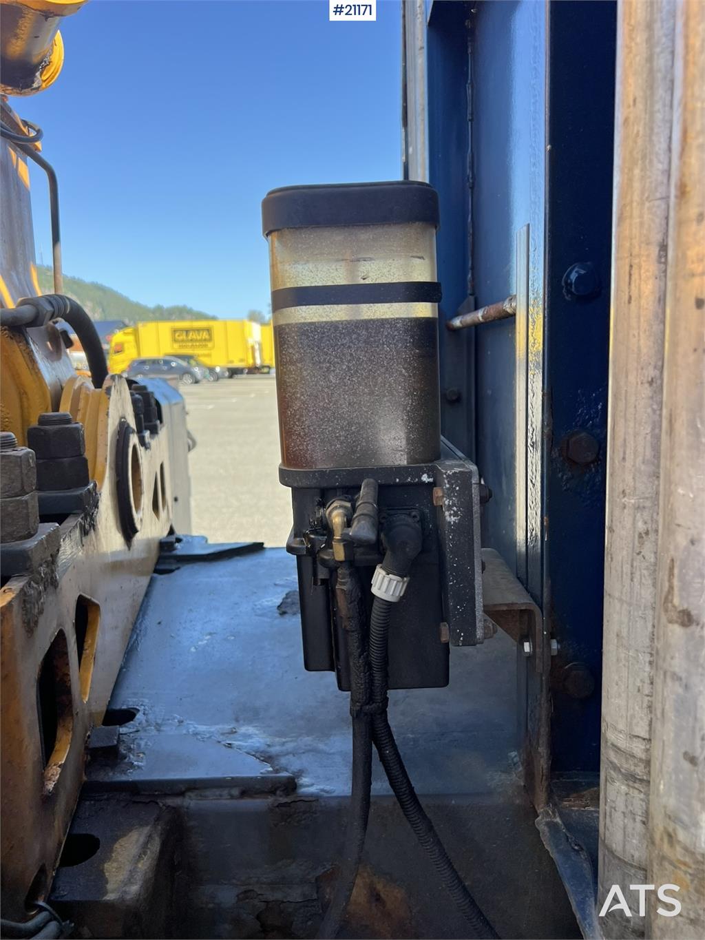 Volvo FM480 crane truck w/37 t/m Effer crane