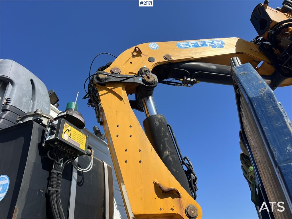 Volvo FM480 crane truck w/37 t/m Effer crane