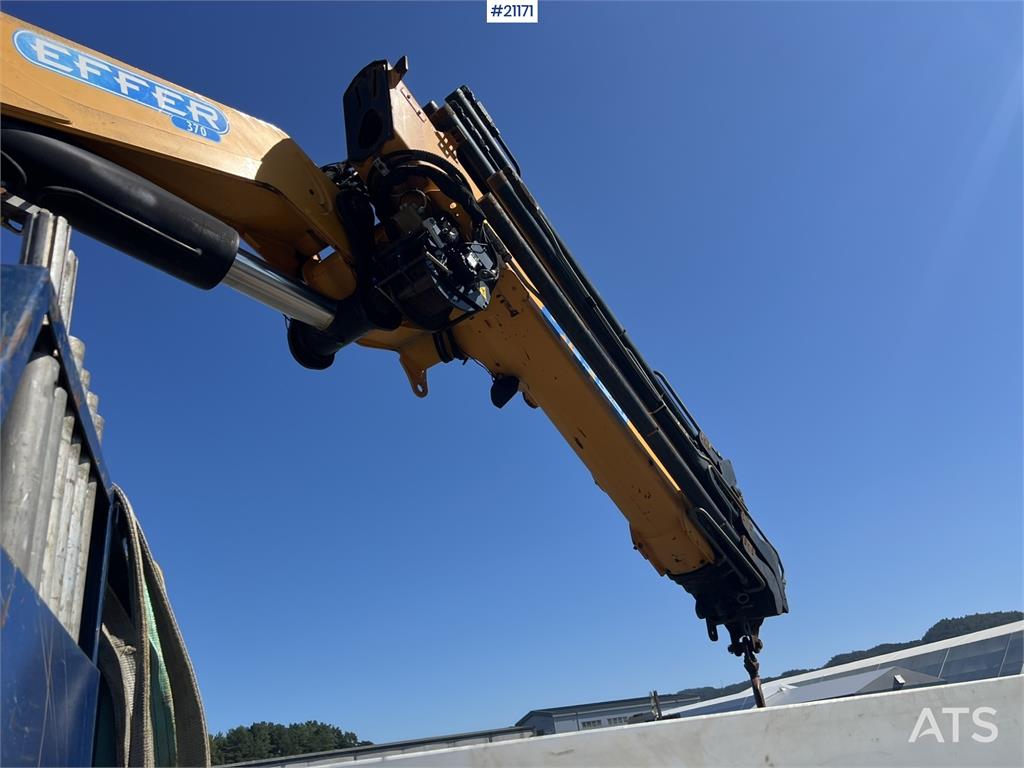 Volvo FM480 crane truck w/37 t/m Effer crane