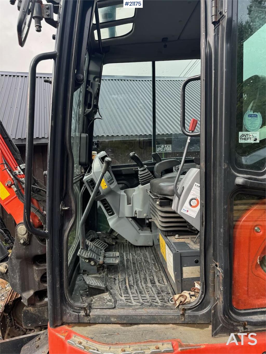Kubota U55-4 Beltegraver m/ 2 skuffer, klype og pigghamme