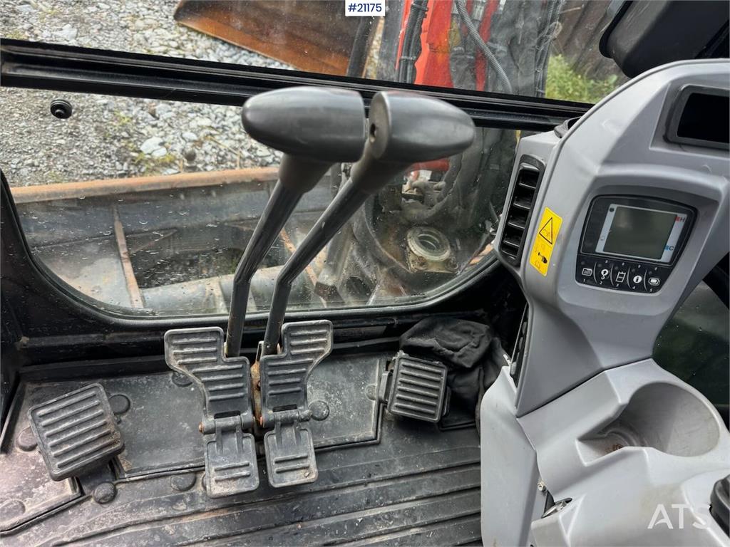Kubota U55-4 Beltegraver m/ 2 skuffer, klype og pigghamme