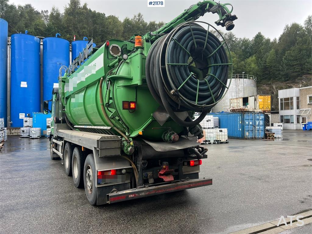 Volvo fh500 8x4 Mud vacuum truck w/ 2010 Inter consult b
