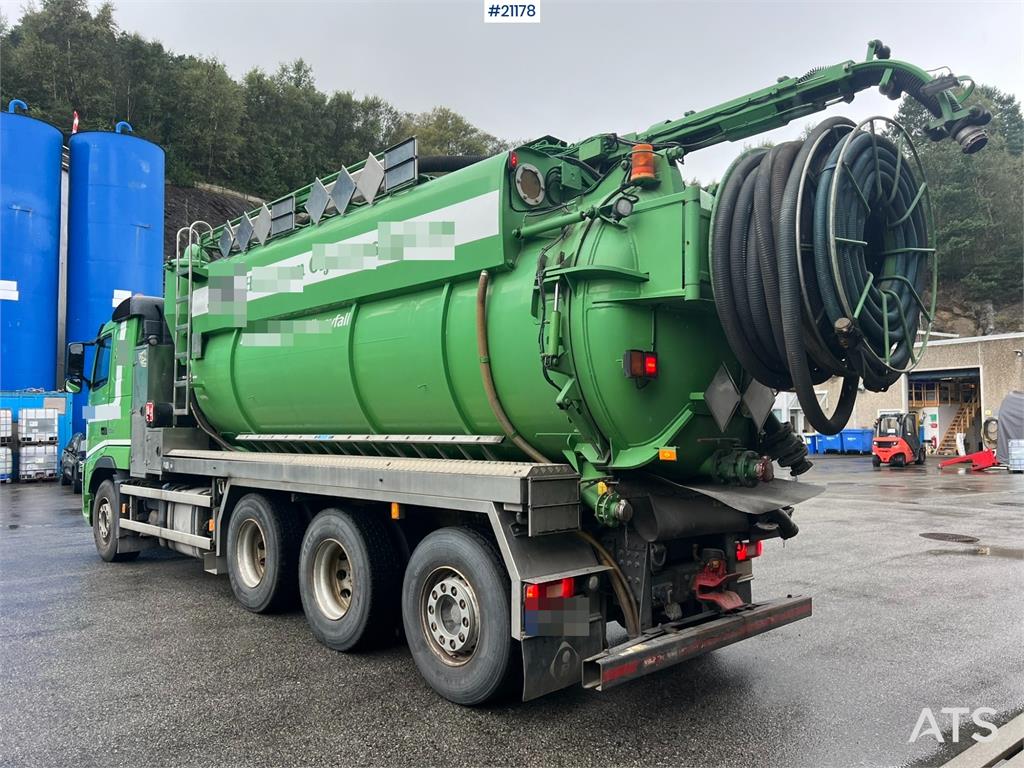 Volvo fh500 8x4 Mud vacuum truck w/ 2010 Inter consult b