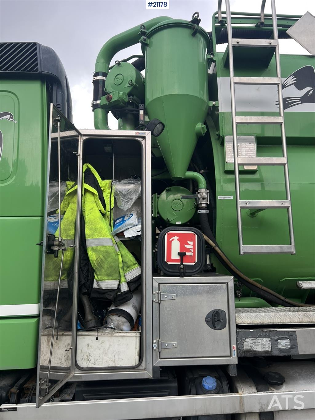 Volvo fh500 8x4 Mud vacuum truck w/ 2010 Inter consult b