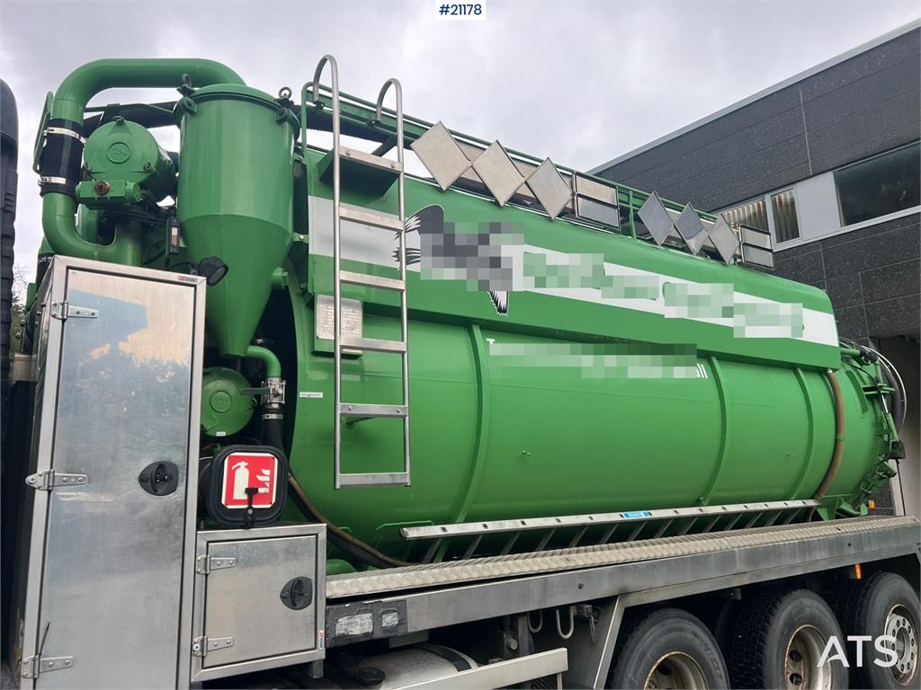 Volvo fh500 8x4 Mud vacuum truck w/ 2010 Inter consult b
