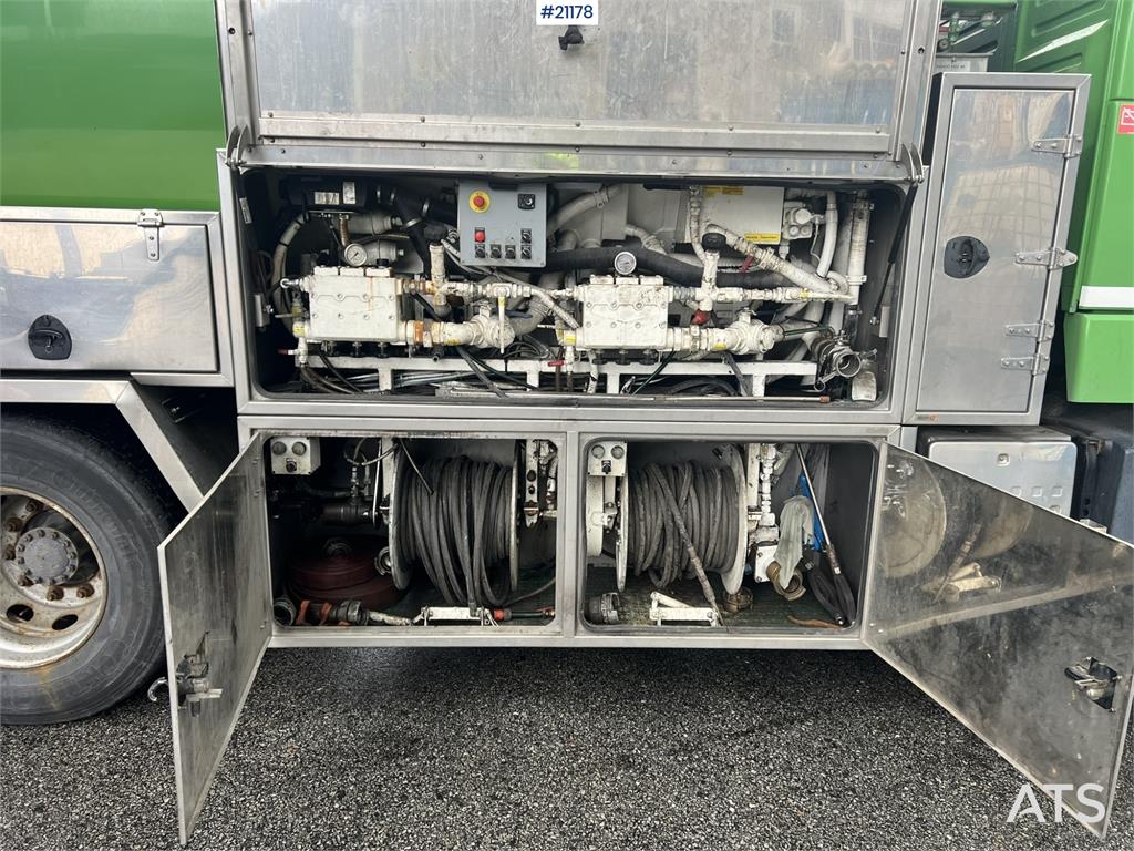 Volvo fh500 8x4 Mud vacuum truck w/ 2010 Inter consult b
