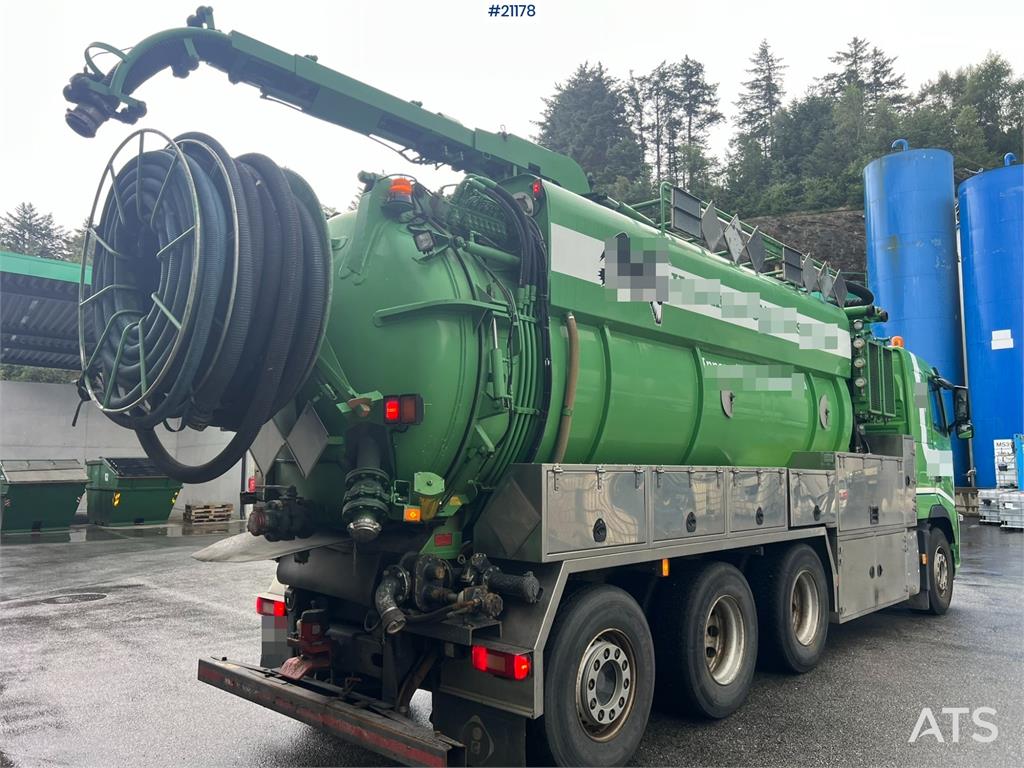 Volvo fh500 8x4 Mud vacuum truck w/ 2010 Inter consult b