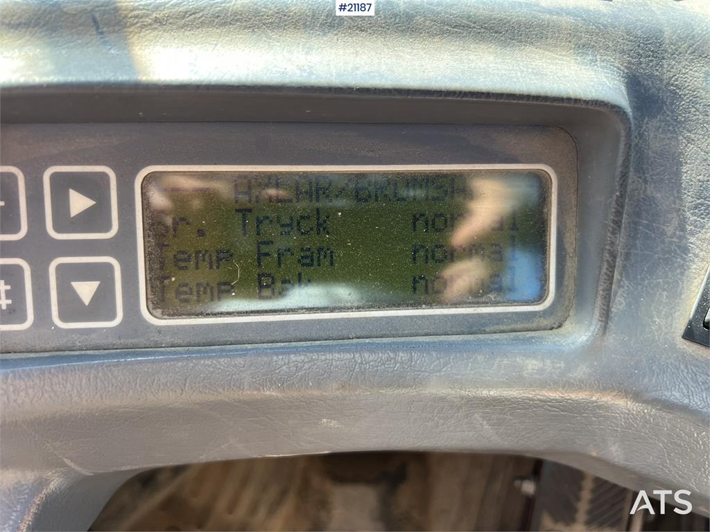 Volvo L120C wheel loader w/ bucket, scale and printer