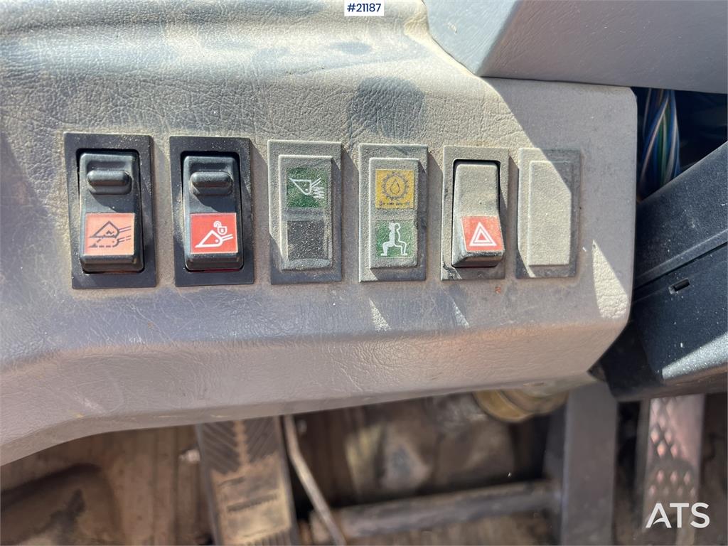 Volvo L120C wheel loader w/ bucket, scale and printer