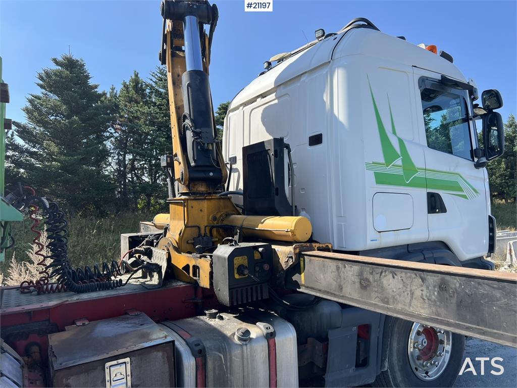Scania R164 crane truck w/ 32t/m effer crane and 2004 mau