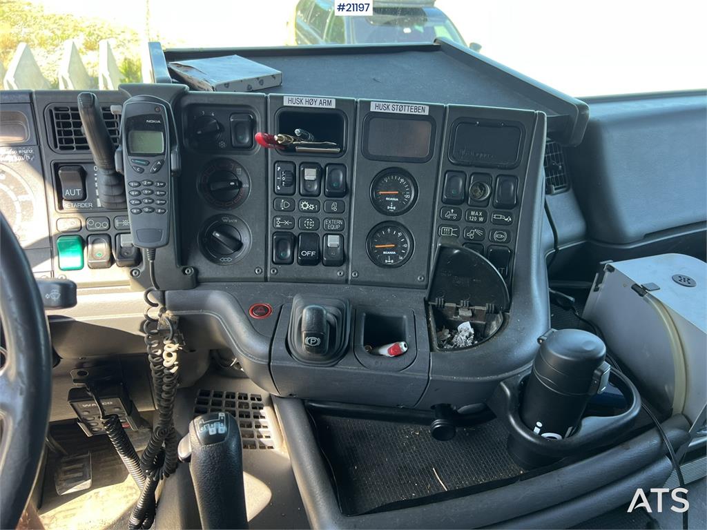 Scania R164 crane truck w/ 32t/m effer crane and 2004 mau