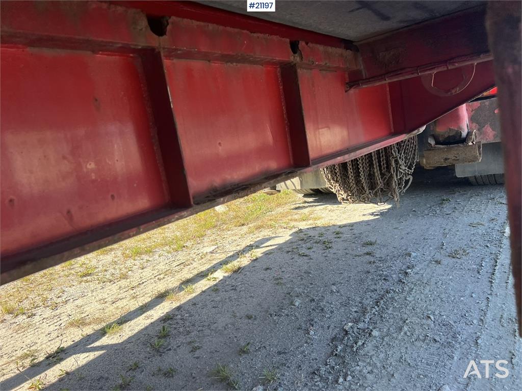Scania R164 crane truck w/ 32t/m effer crane and 2004 mau