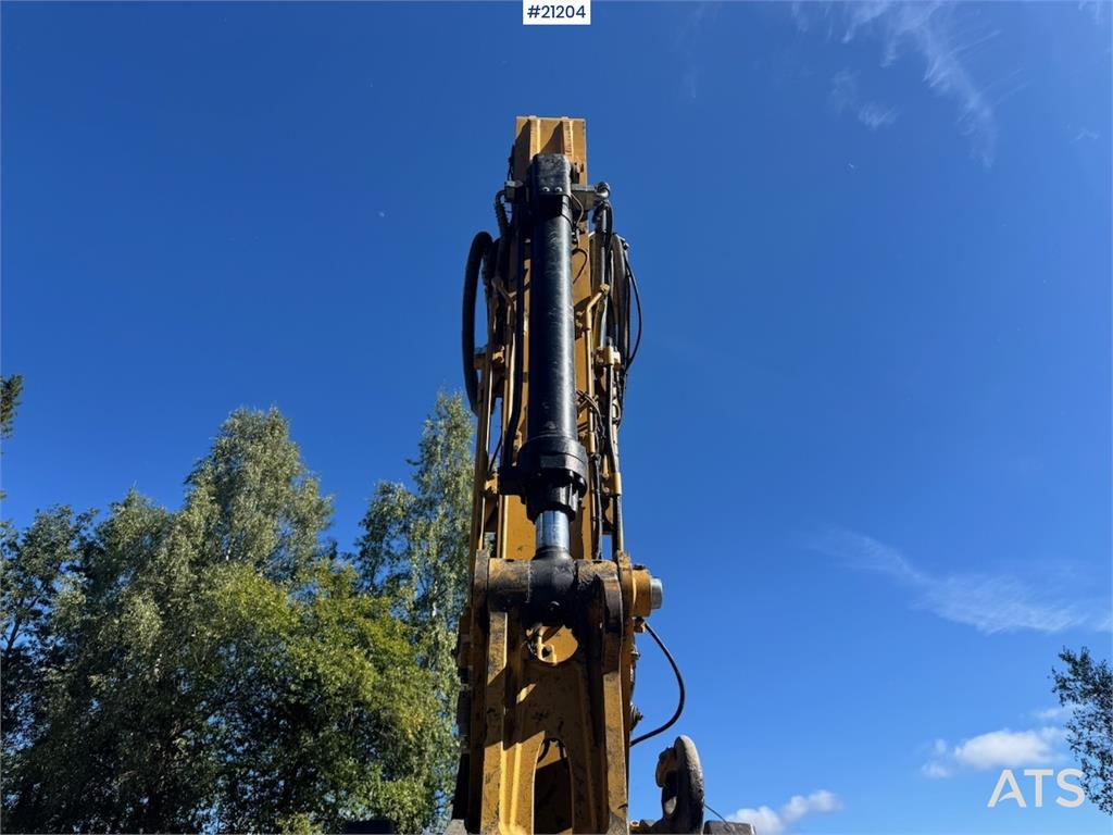 CAT 323FL