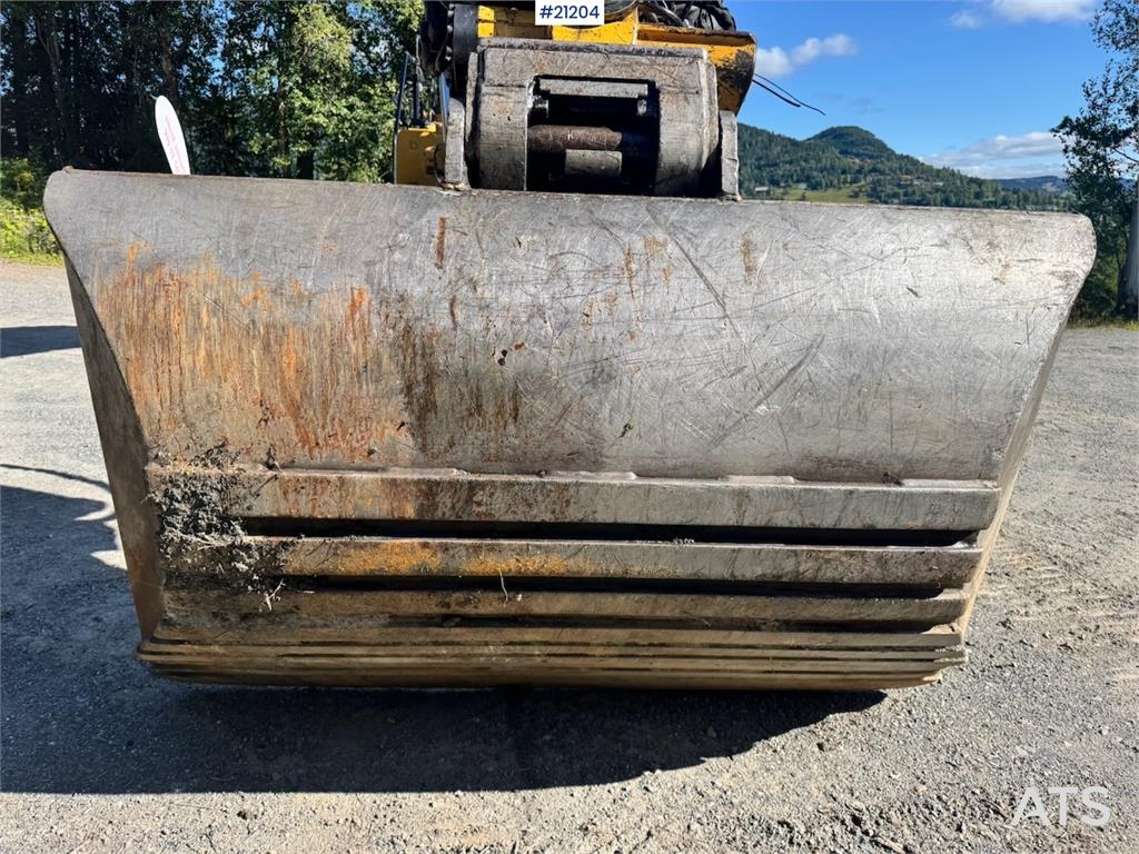 CAT 323FL