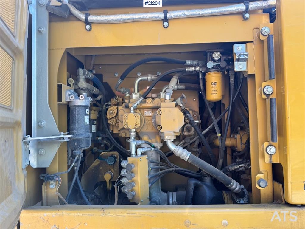 CAT 323FL