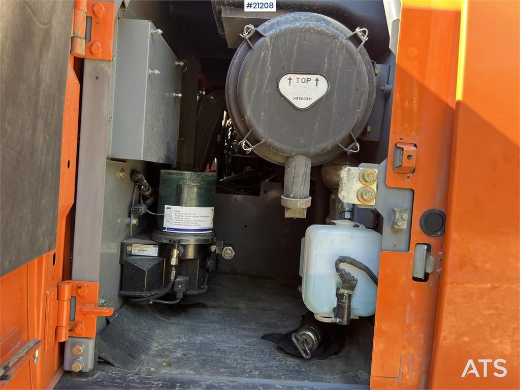 Hitachi zx190lc-5B excavator w/ rototilt, sanding bucket,