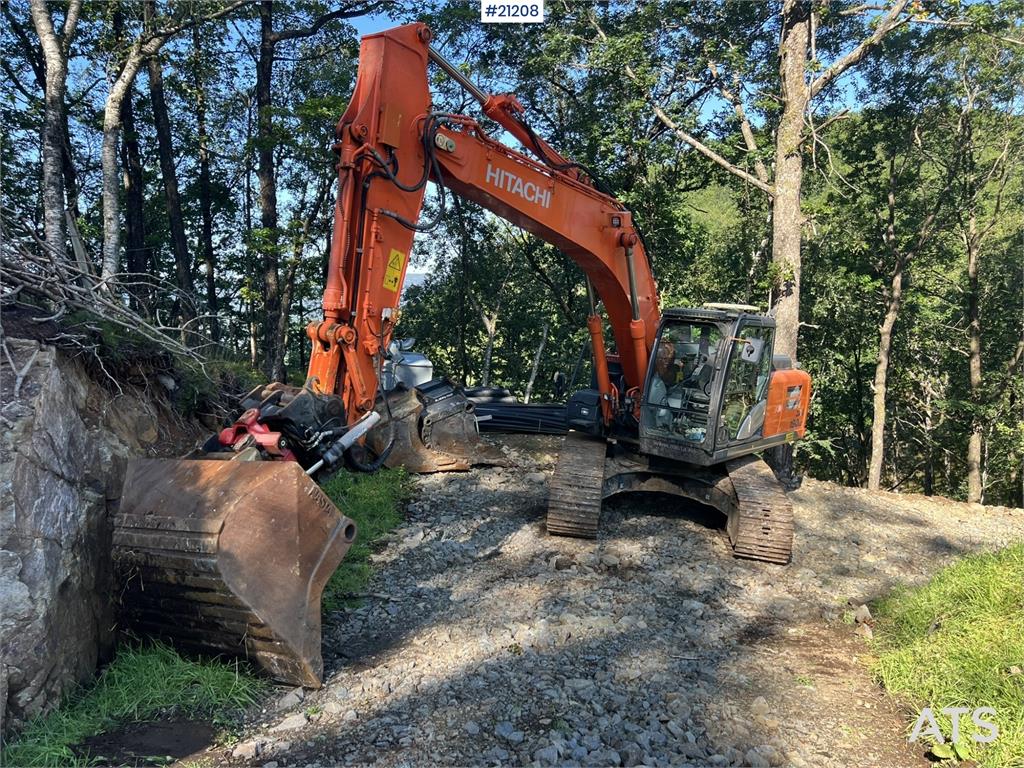 Hitachi zx190lc-5B excavator w/ rototilt, sanding bucket,