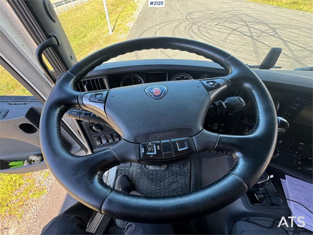 Scania P410 4x2 Box truck w/ full side opening and lift.