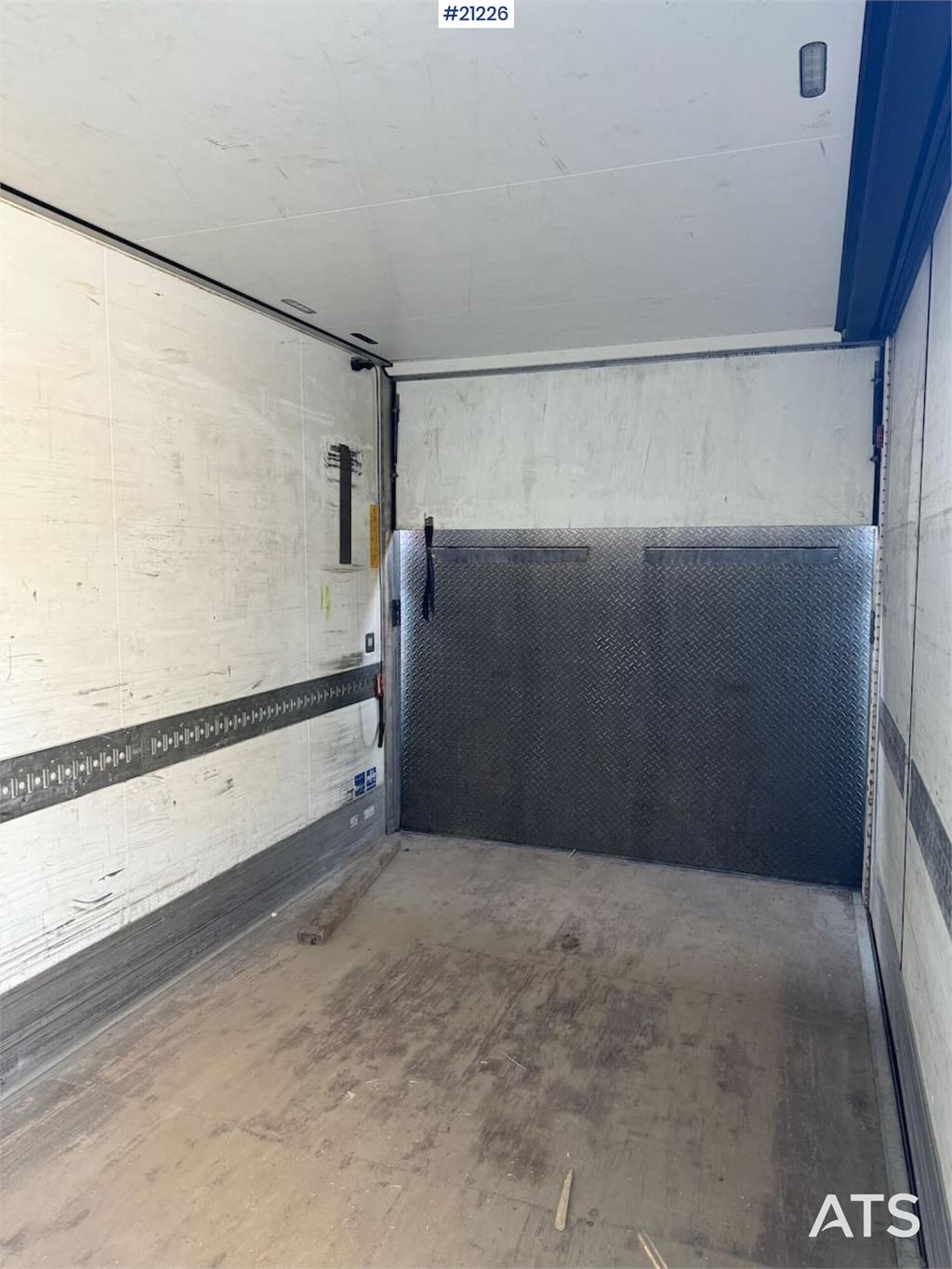 MAN TGM 4x2 Box truck w/ full side opening and lift. W