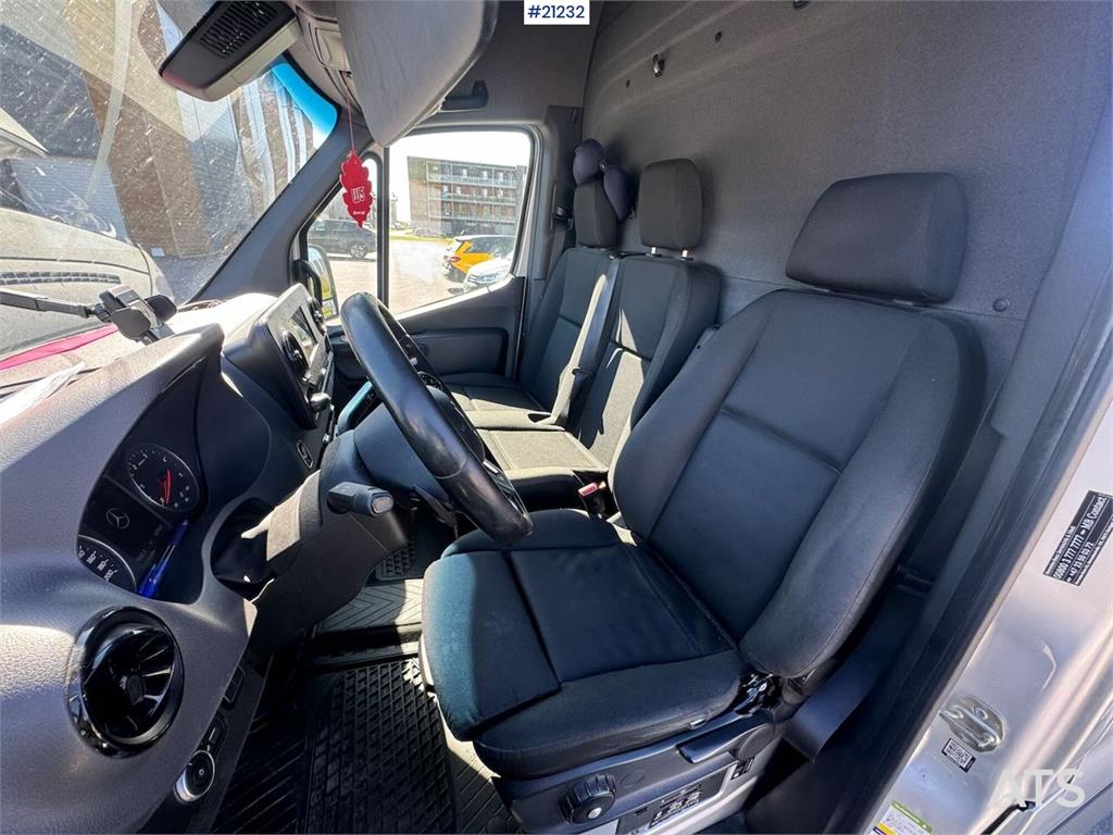 Mercedes-Benz Sprinter van. Approved until 05.2026.