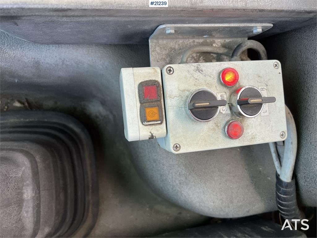 Volvo FM12 8x4 hook truck repair object w/ 20 t hook and