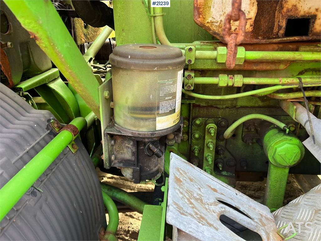 Volvo FM12 8x4 hook truck repair object w/ 20 t hook and