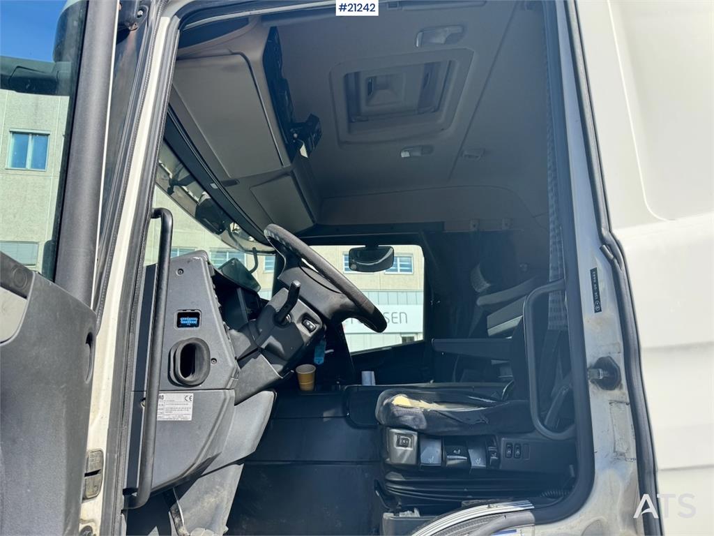 Scania P420 6x2 Box truck w/ Defective aggregate.