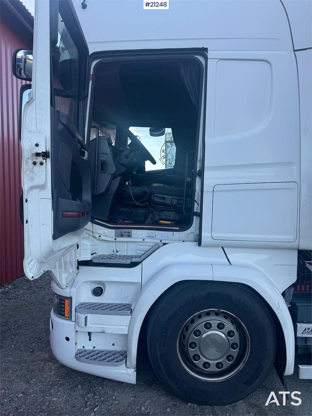 Scania R580 6x2 Wood chip truck w/ 2-way tipper. Delivere