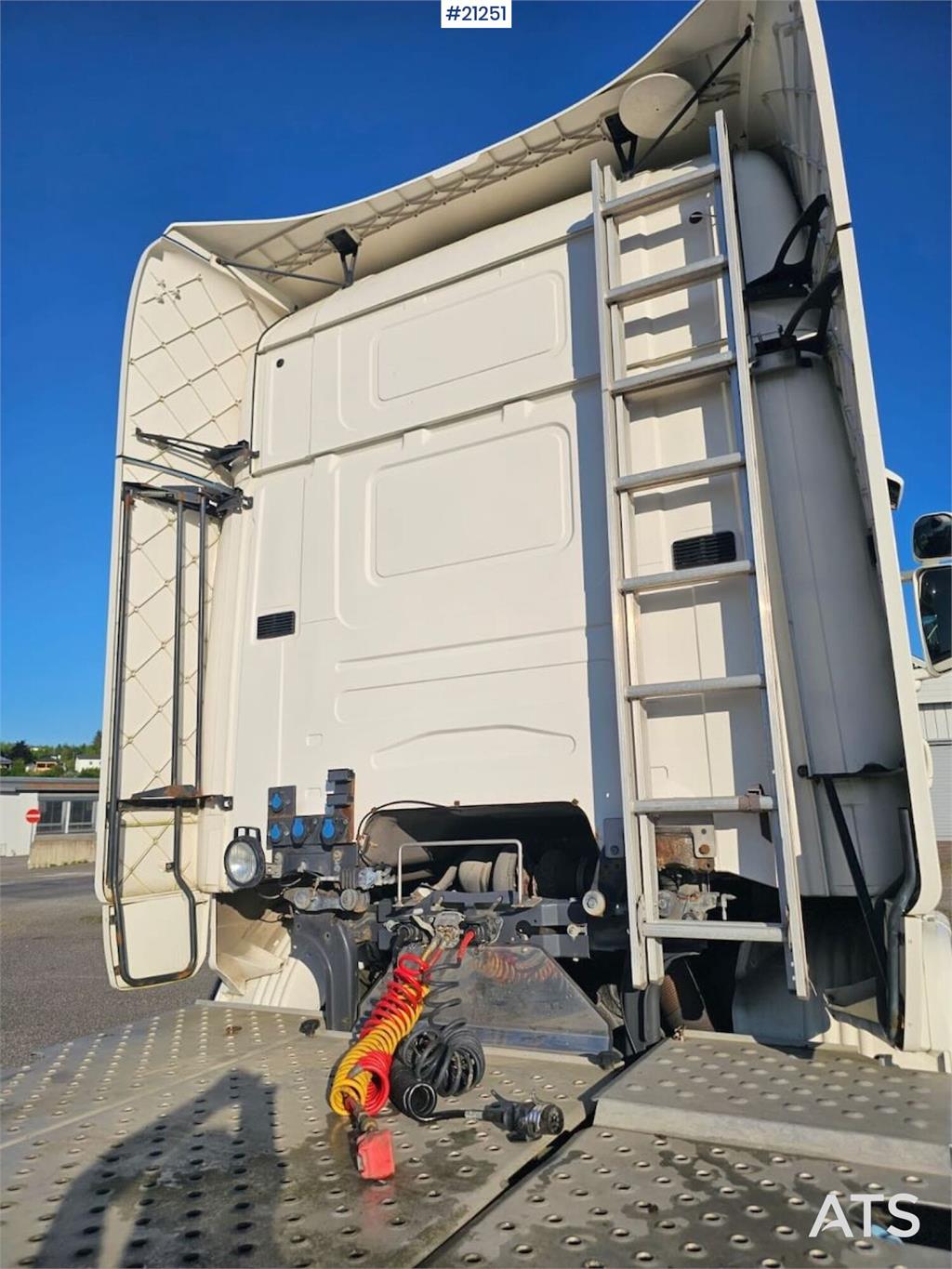 Scania R560 6x2 Tractorhead
