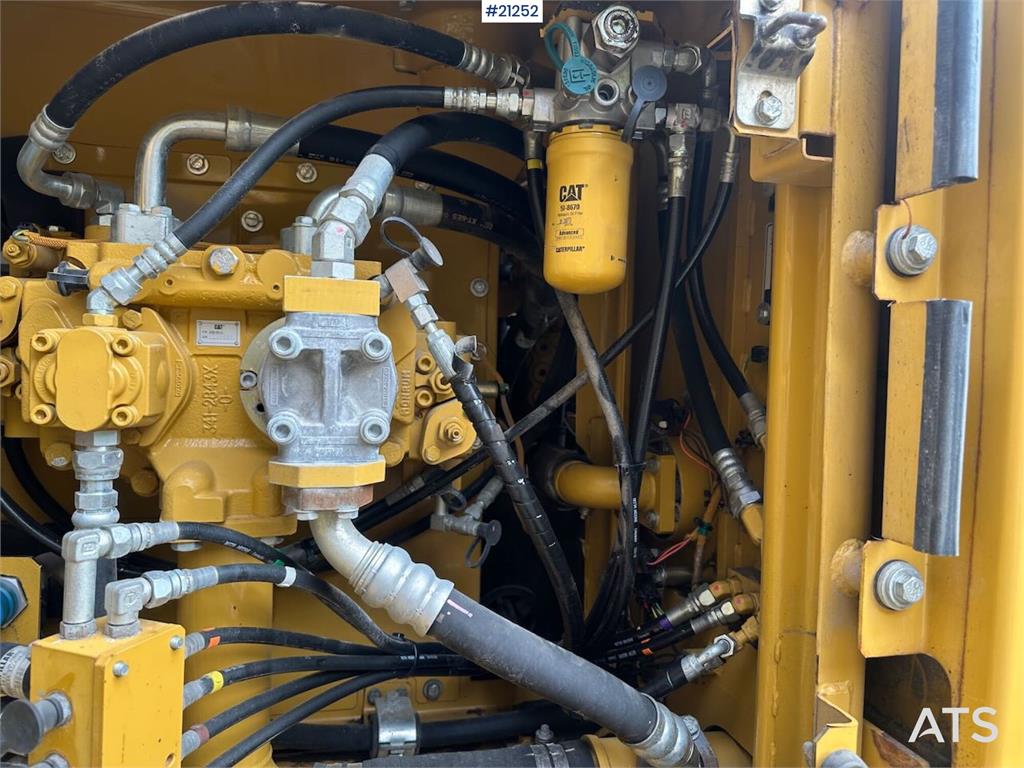 CAT 323E excavator w/ 3 buckets.
