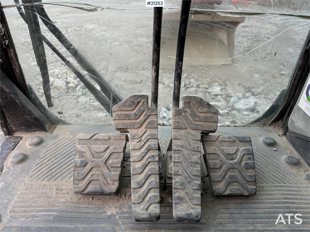 CAT 323