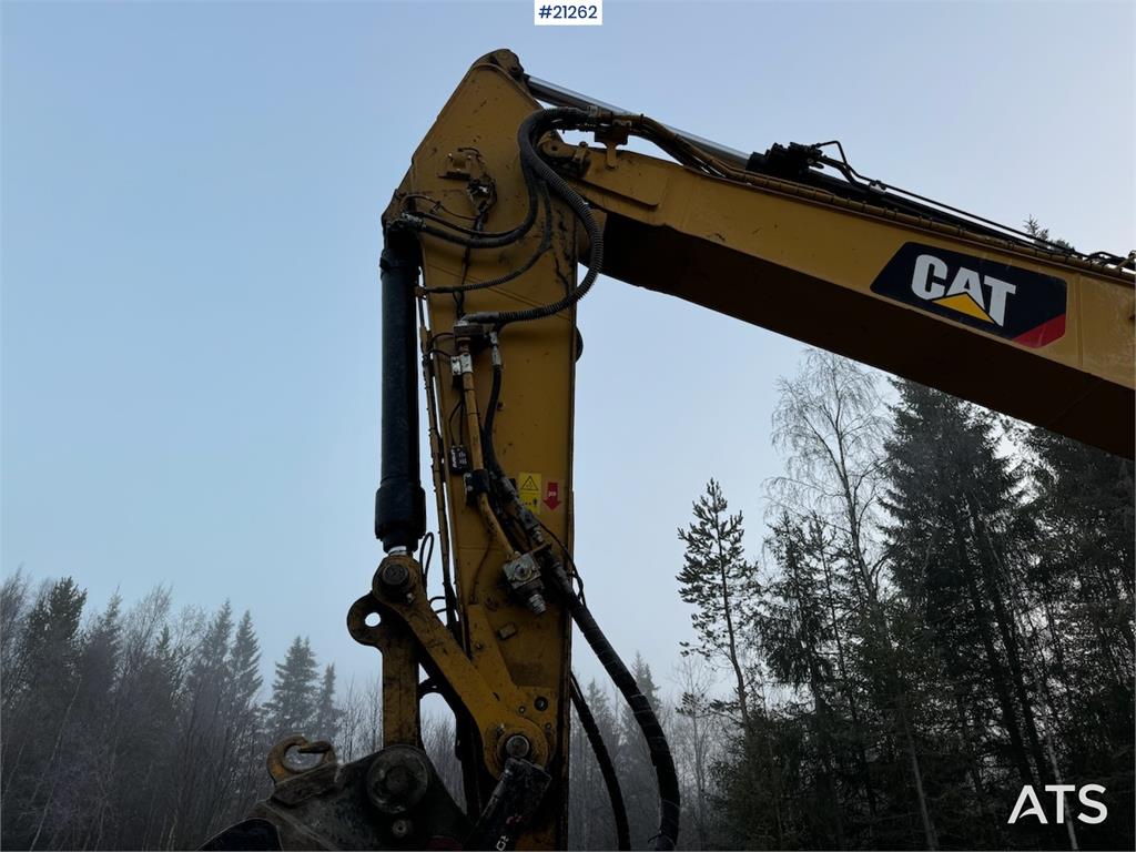 CAT 323