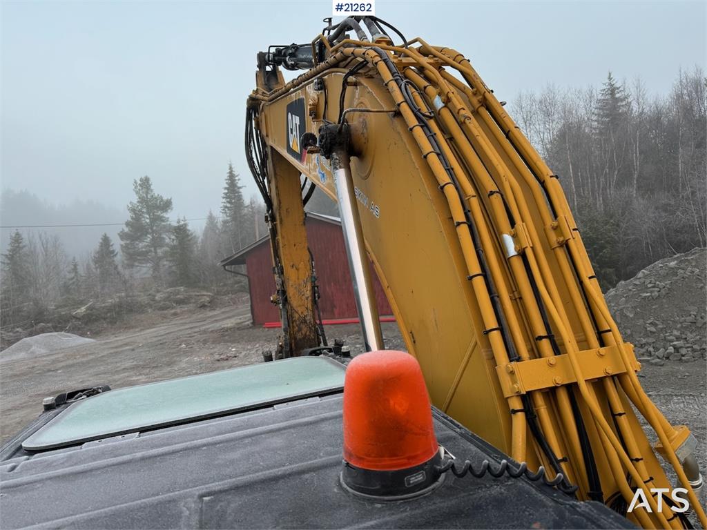 CAT 323