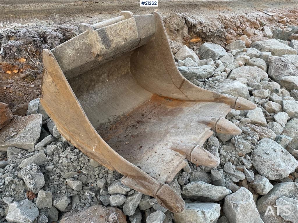 CAT 323
