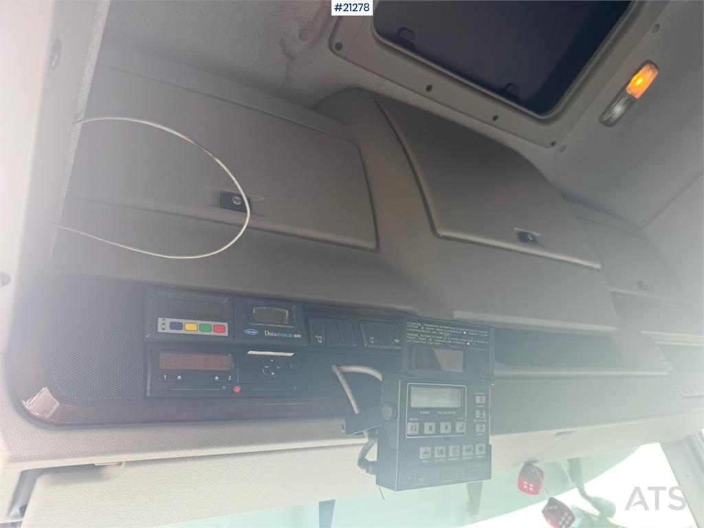 DAF CF440 6x2 Box truck with refrigerator/freezer unit