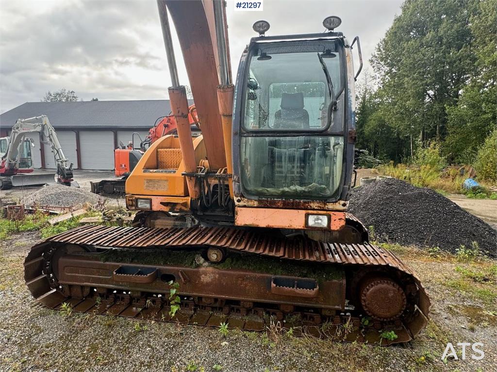 Samsung SE130LC Crawler Excavator w/ 3 Buckets