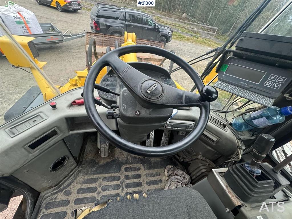 Komatsu WA320-3H wheel loader w/ bucket WATCH VIDEO