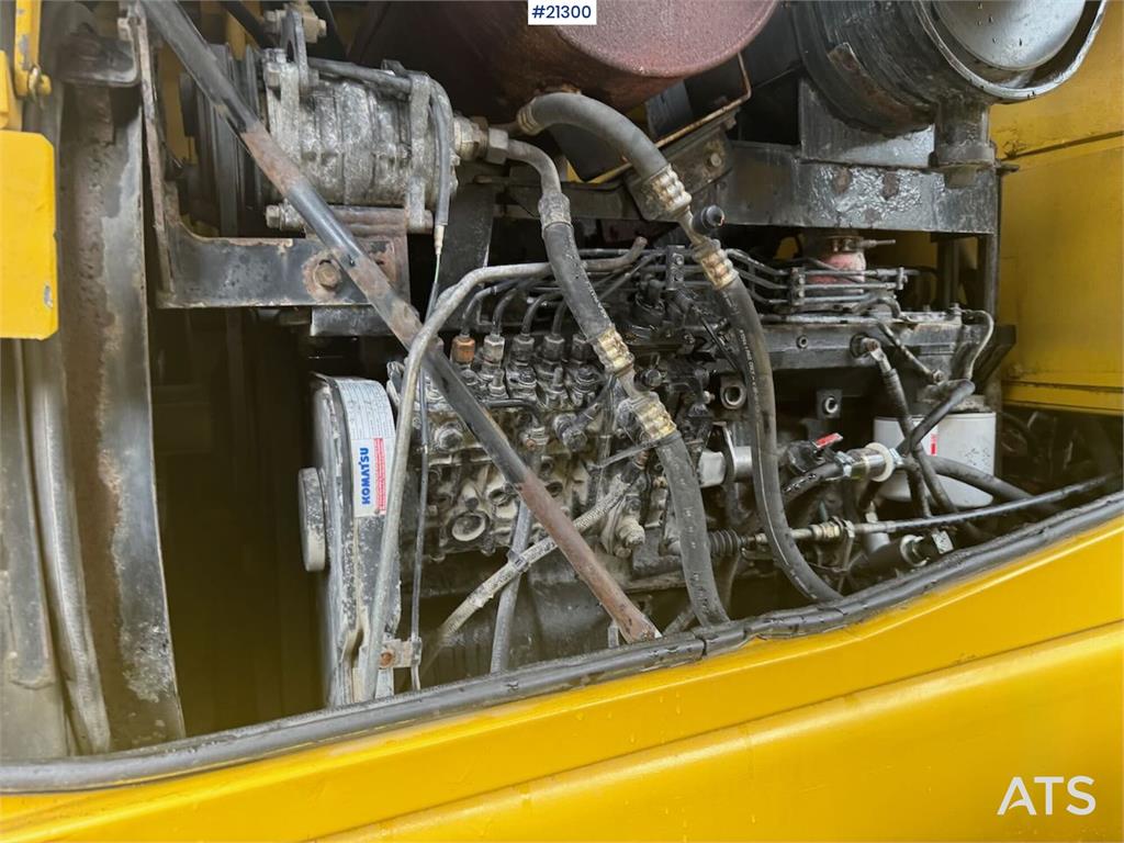 Komatsu WA320-3H wheel loader w/ bucket WATCH VIDEO