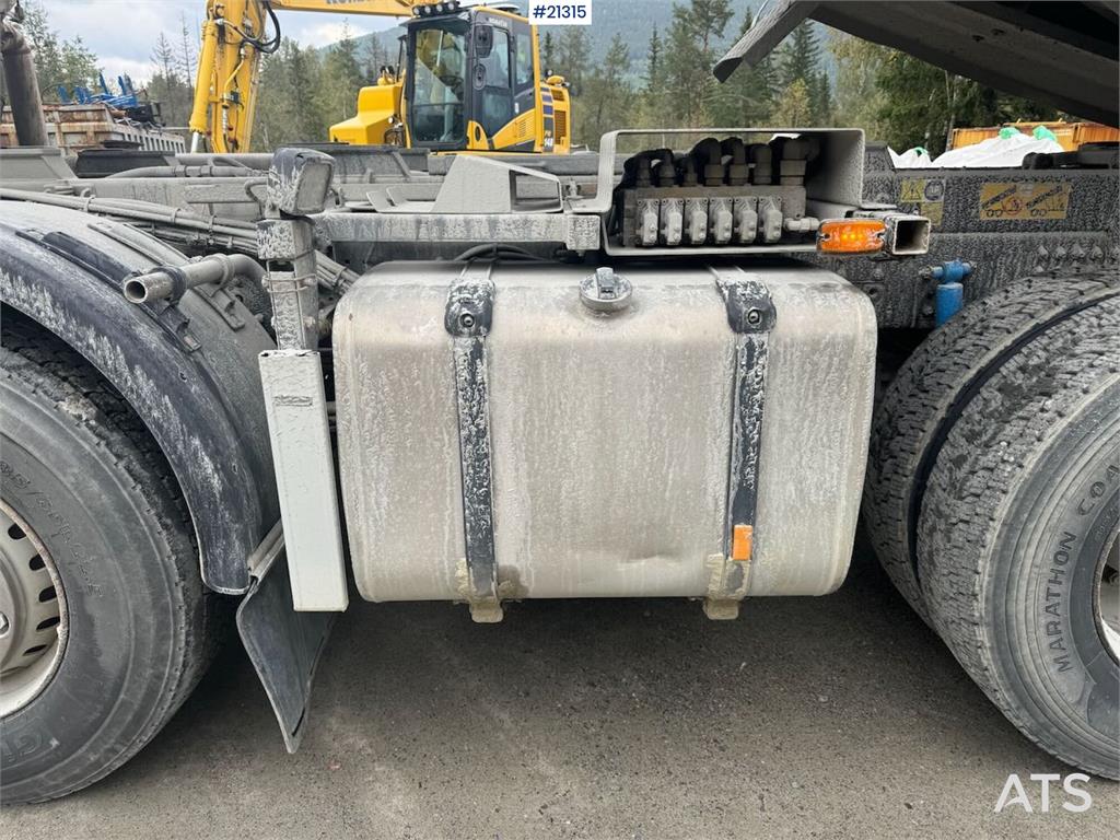 Scania R580 8x4 Plow rigged dump truck